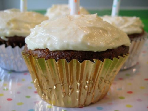 carrot-cupcakes-with-cream-cheese-icing.jpg