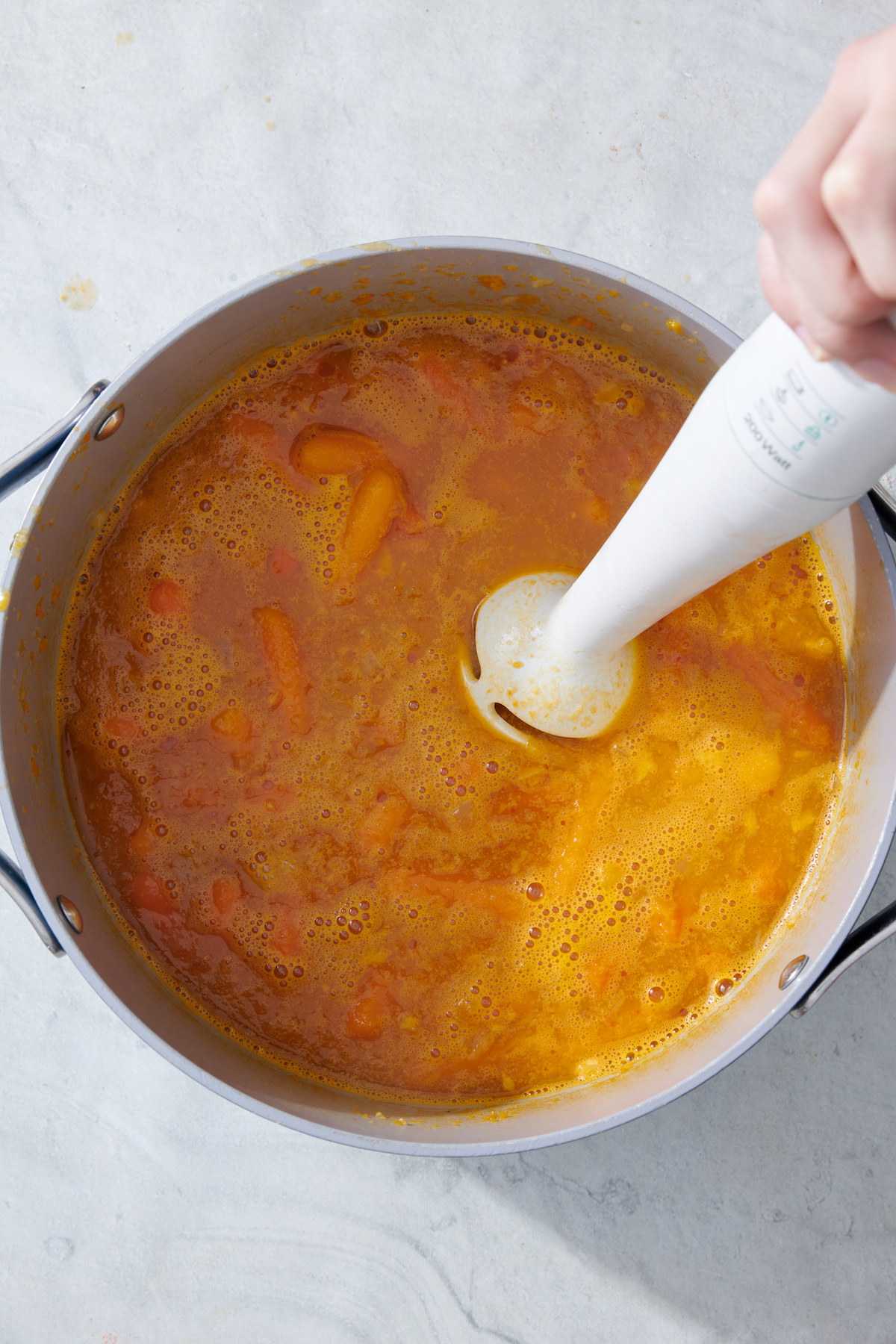 immersion blender blending soup