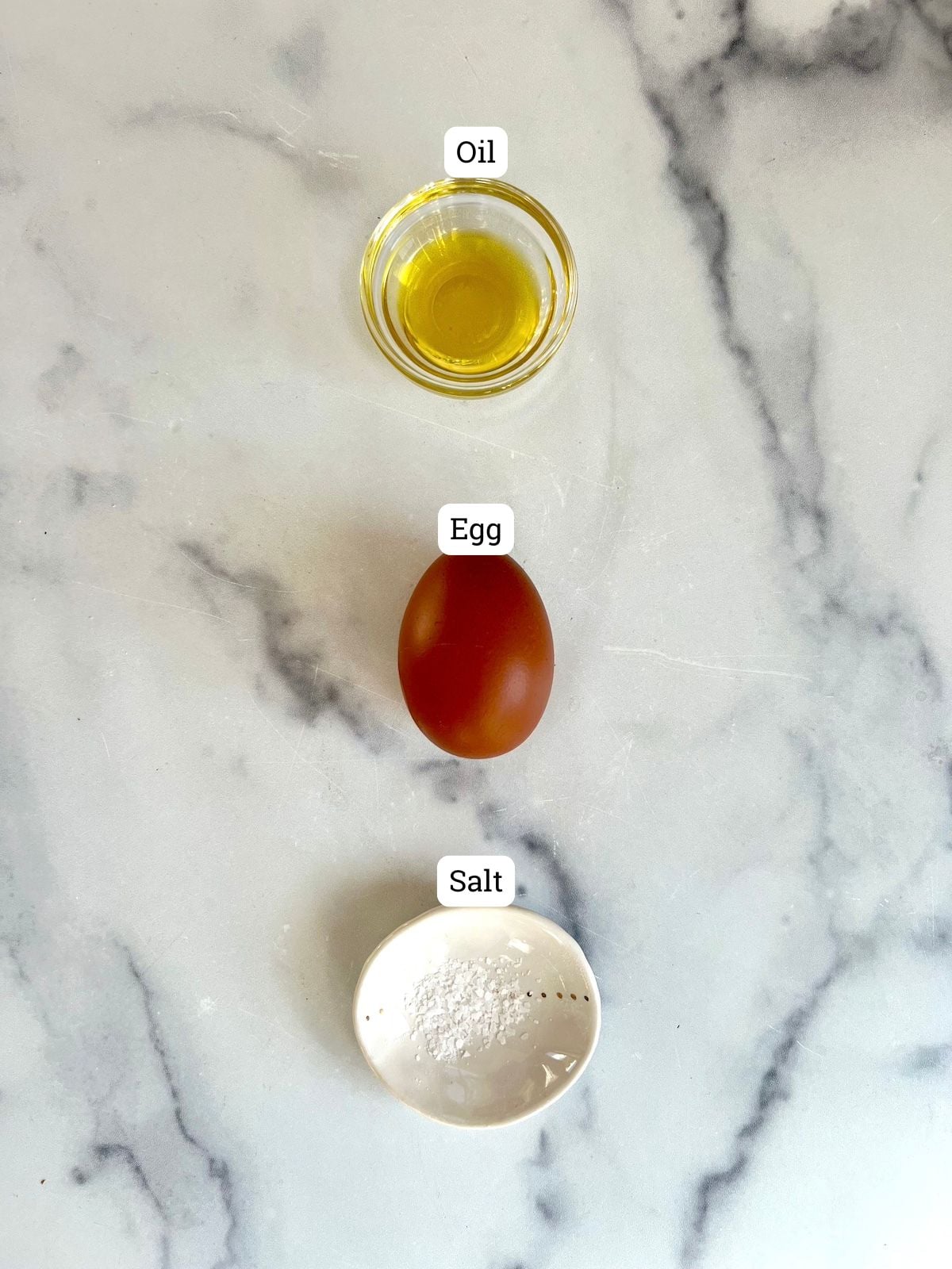 Ingredients for frying and egg.