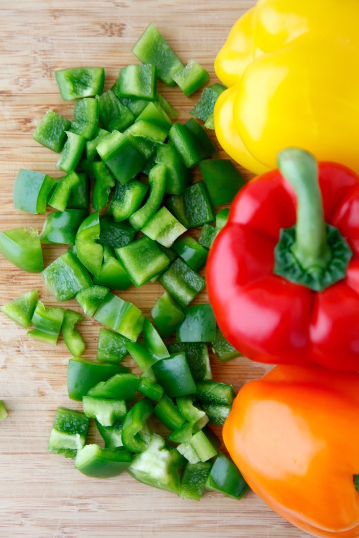 How to Cut a Bell Pepper video from weelicious.com
