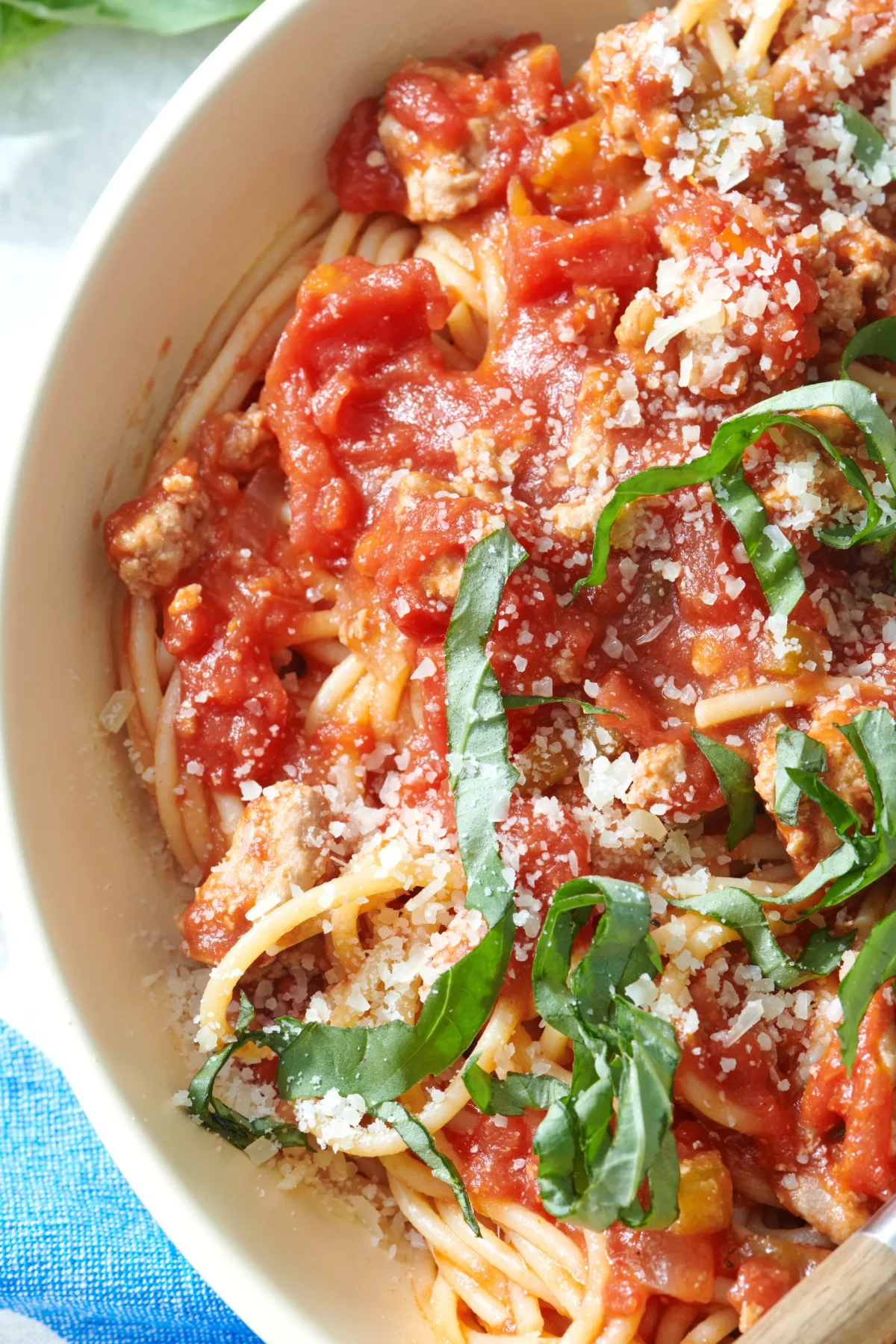 meat sauce with spaghetti noodles