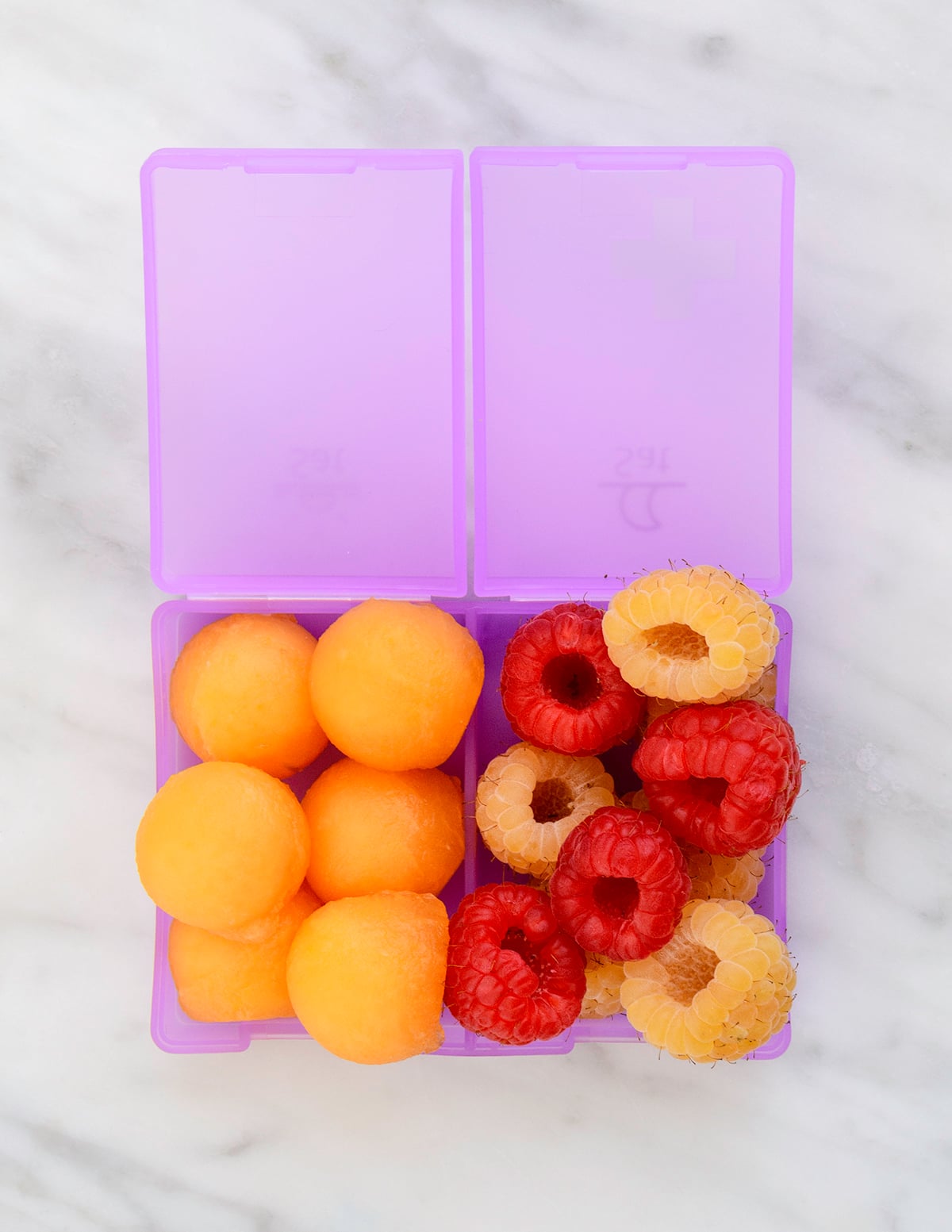 12 Essential Lunch Box Fruits from Weelicious.com