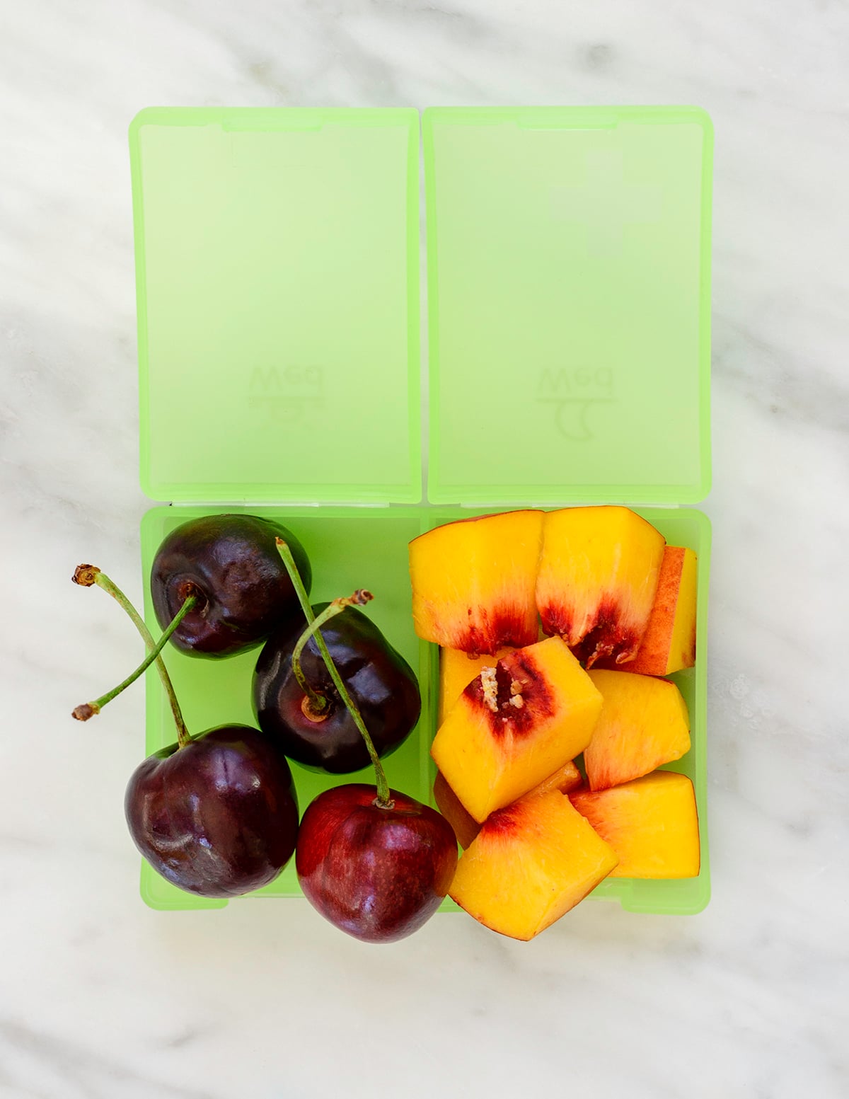 12 Essential Lunch Box Fruits from Weelicious.com