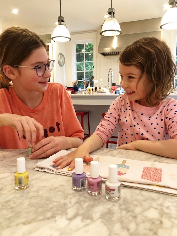 50 Things To Do With Your Kids Indoors from Weelicious.com