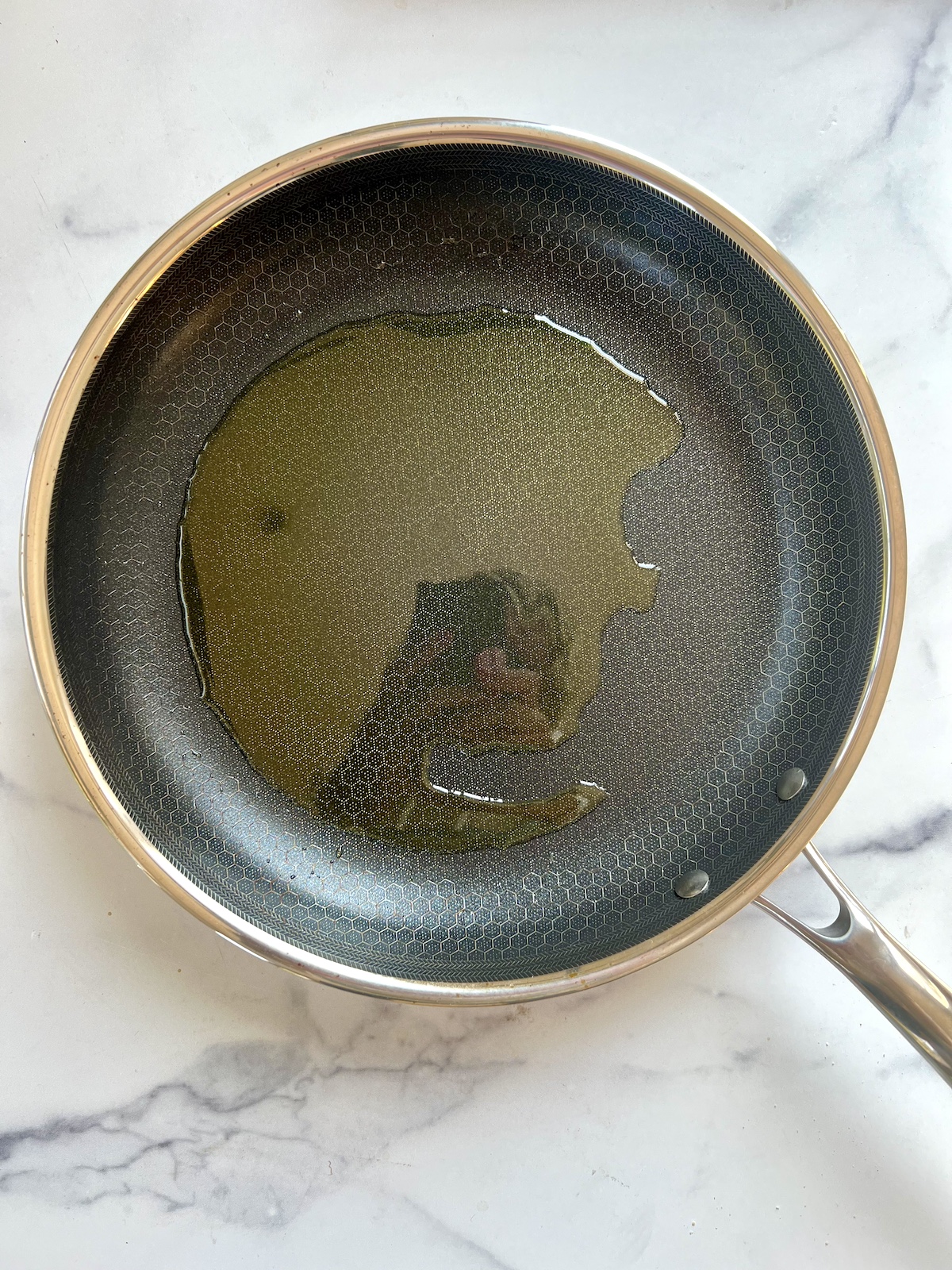 Sauté pan with oil.