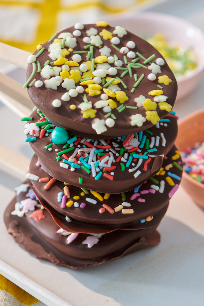 Chocolate Covered Apple Lollipops from Weelicious.com