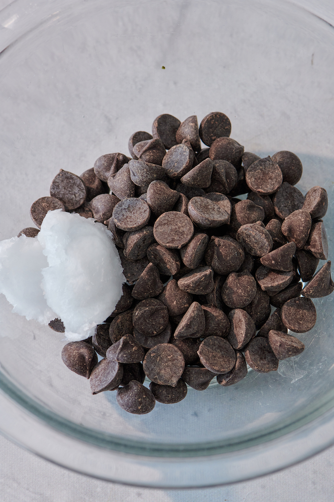 Chocolate Covered Apple Lollipops from Weelicious.com