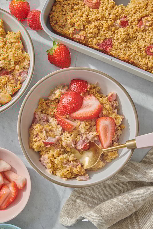 strawberries and cream baked oatmeal
