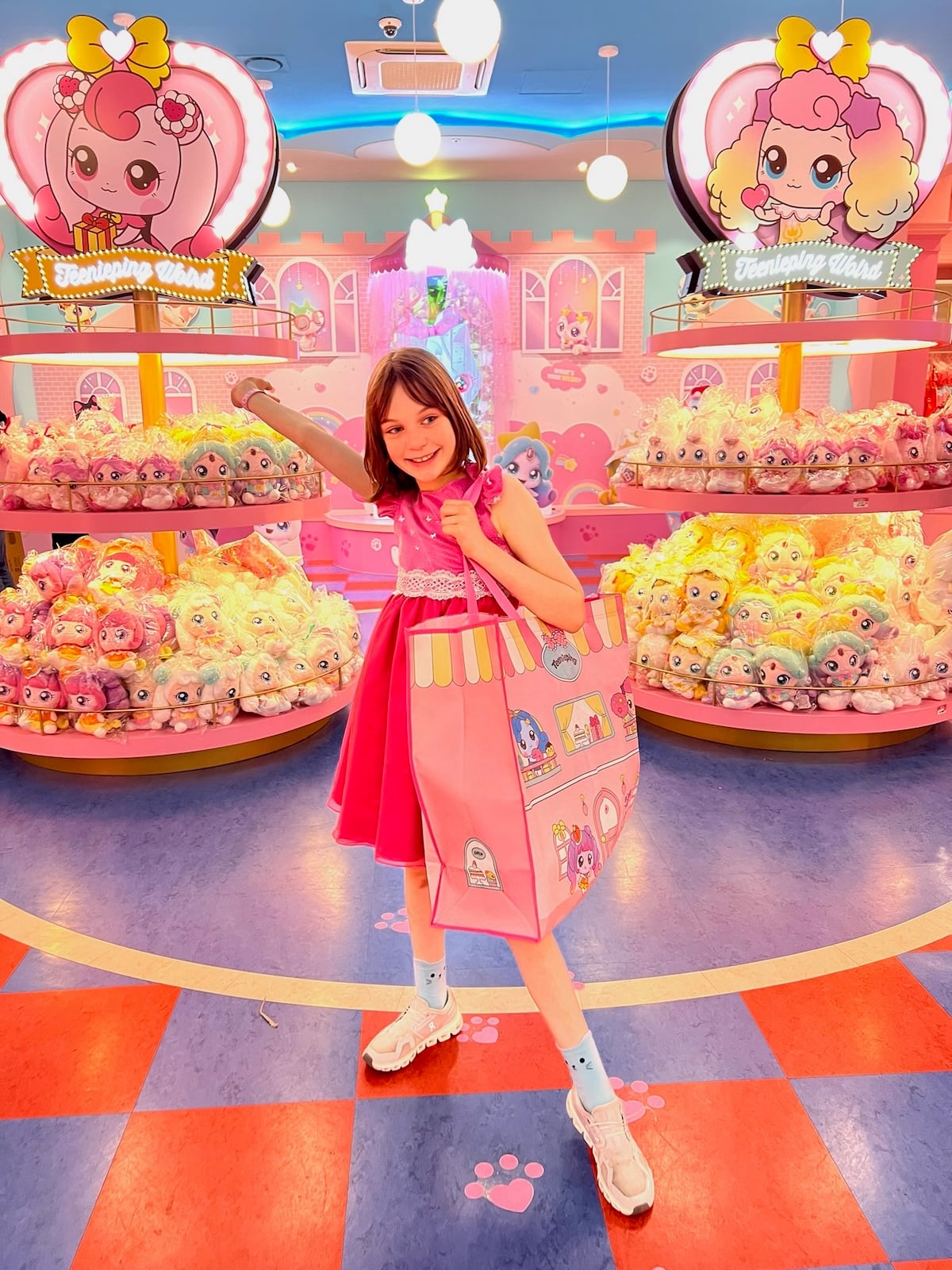 Gemma posing at Teeniping World.